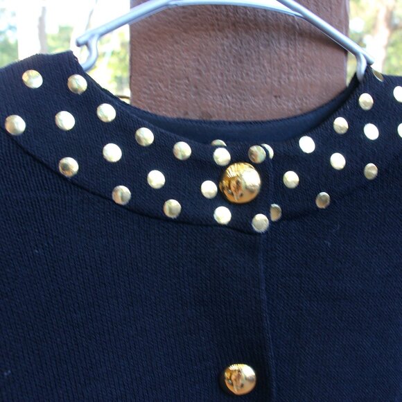 Beautiful St. John's ladies jacket/top-size 12. - Picture 2 of 7